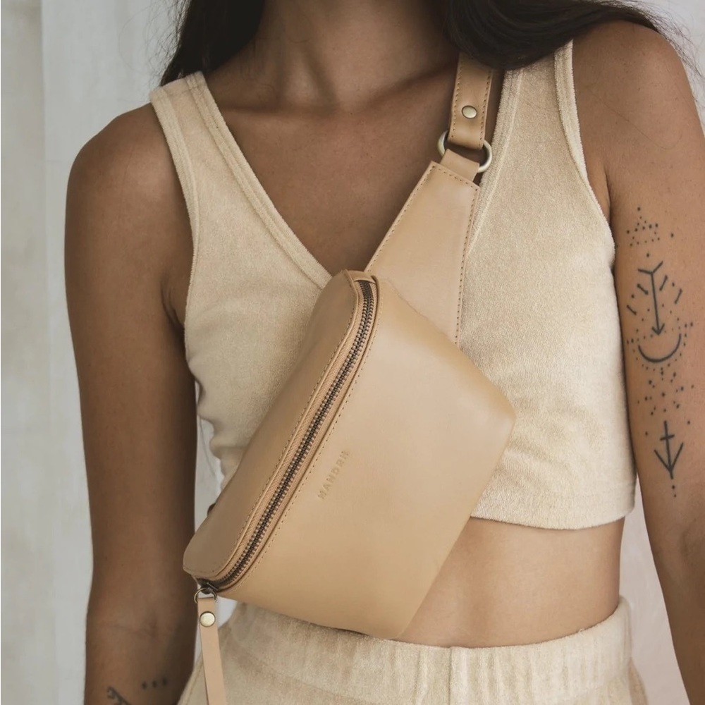 Mandrn Remy Leather Fanny Pack - Picture 1 of 11
